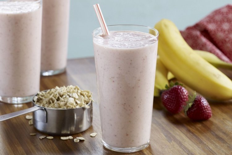 Ягодно-фруктовый смузи на овсяном молоке
