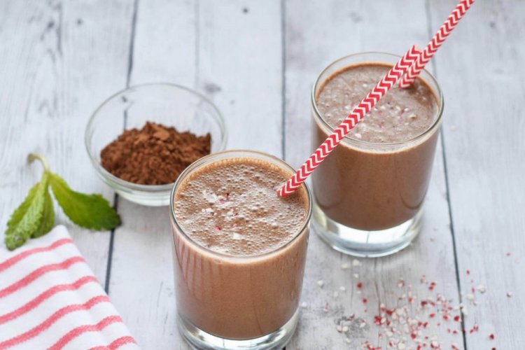 Шоколадный смузи на овсяном молоке