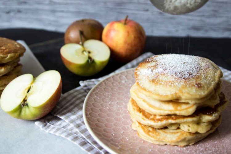 Оладьи с яблоками на овсяном молоке