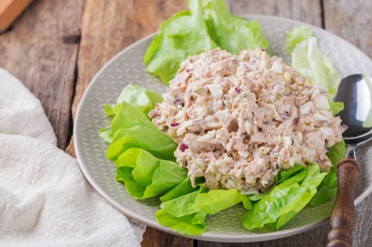 Кето-салат с тунцом