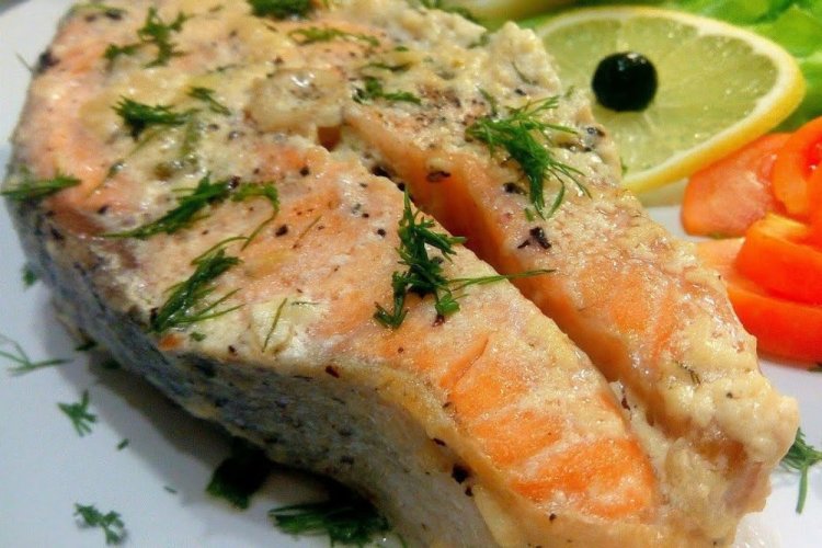 Стейки кеты с майонезом в духовке