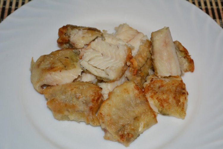 Филе минтая в муке на сковороде