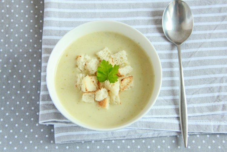 Суп-пюре из цветной капусты с курицей