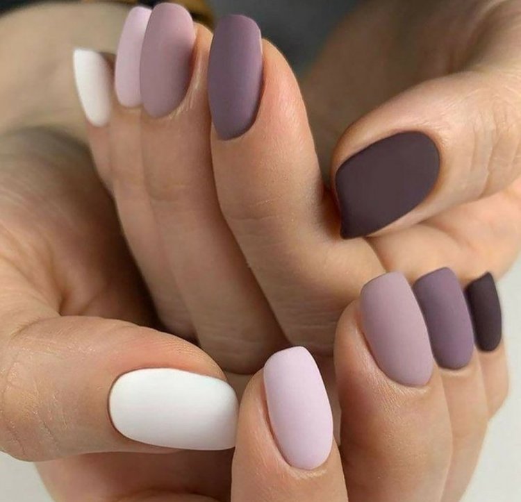 Матовый осенний маникюр