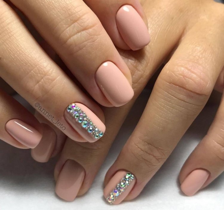 Акцентные стразы