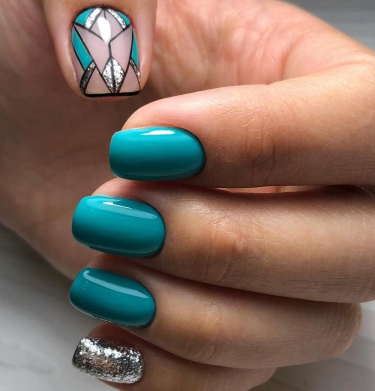 Геометрический маникюр