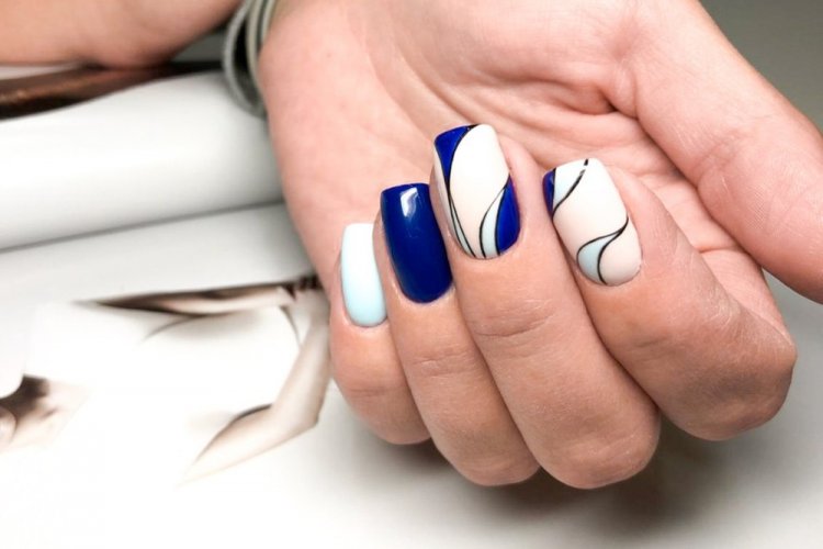 Абстракция на короткие ногти