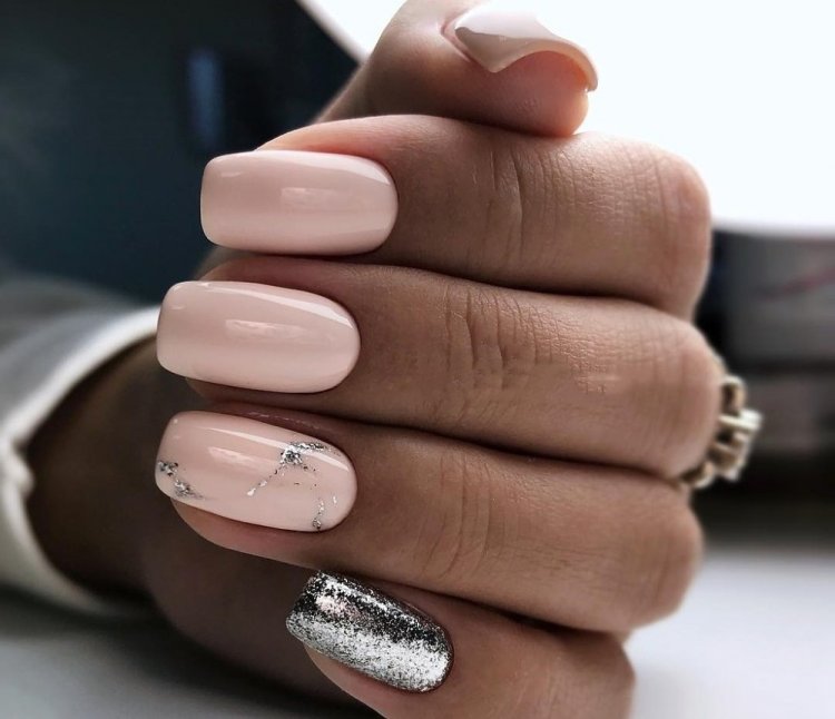 Нюд с акцентом металлик