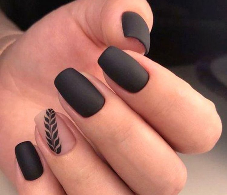 Матовый осенний маникюр