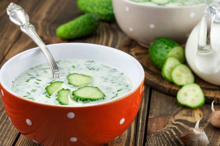 Холодный суп из кефира с огурцами для похудения