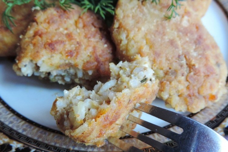 Рыбные котлеты с рисом в духовке