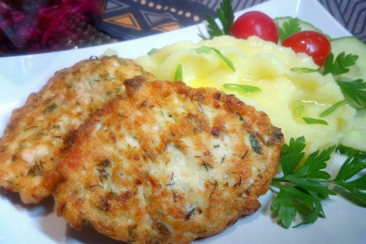 Рыбные котлеты из горбуши с салом в духовке