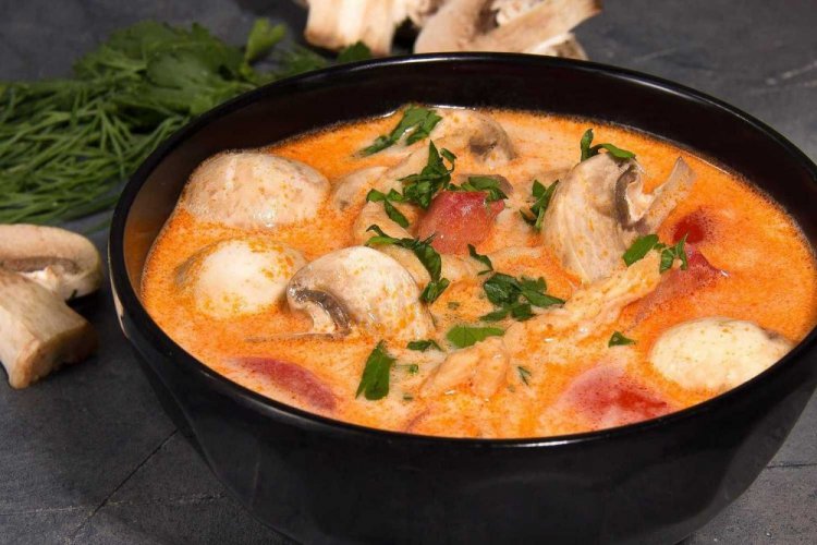 Том Ям с курицей и грибами