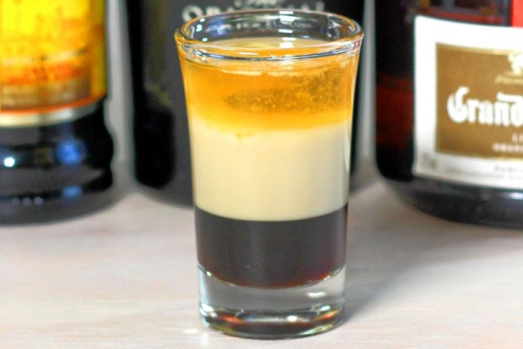 Б-52 с ликером Гранд Марнье