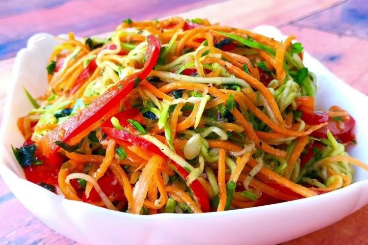 Овощной салат с устричным соусом