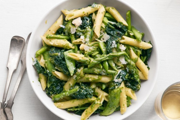 Салат с макаронами и стручковой фасолью