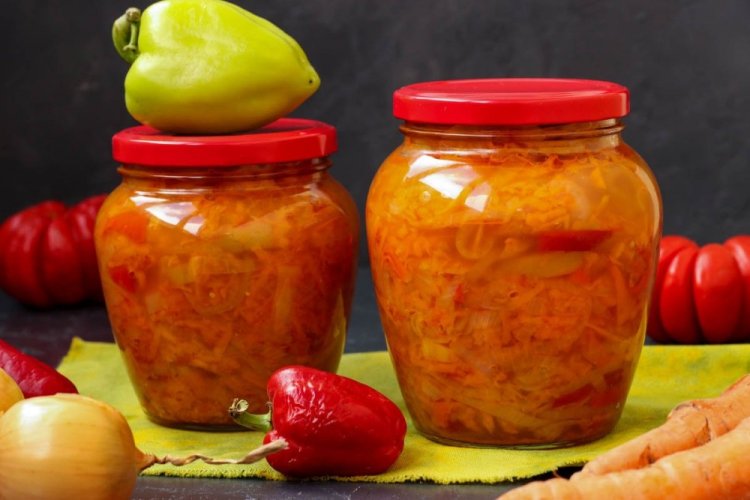 Салат из рыжиков с овощами на зиму