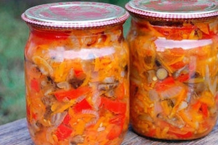 Грузди с овощами на зиму