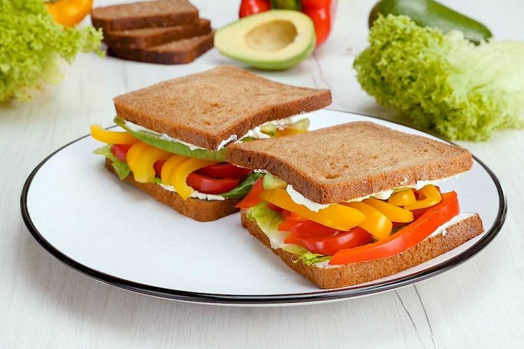 Сэндвичи с овощами и фетой