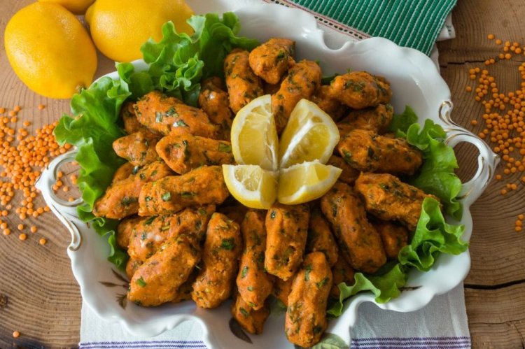 Котлеты из чечевицы с булгуром и томатной пастой