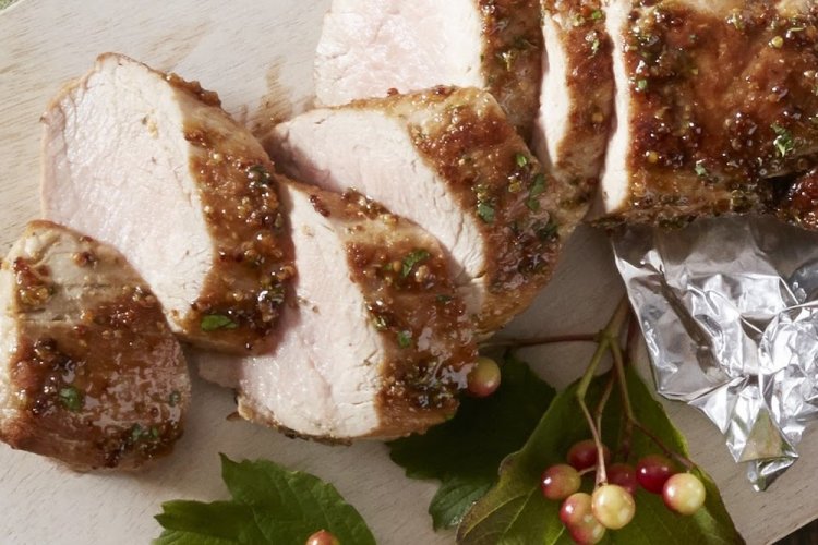 Запеченная свиная вырезка в кефире