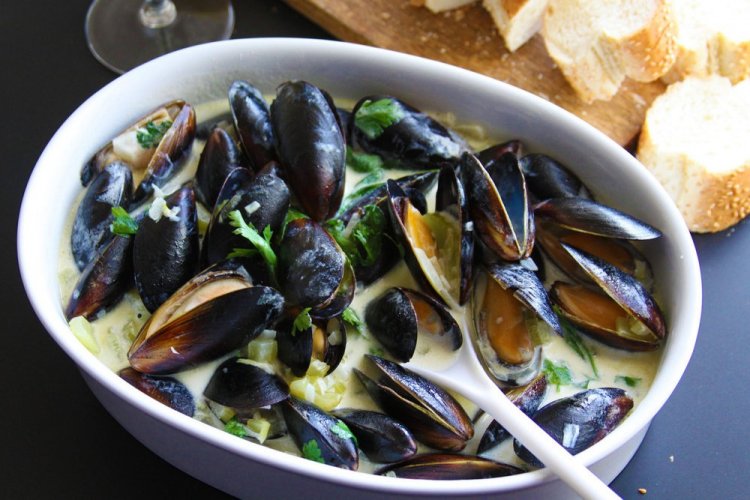 Простой сливочный соус для мидий