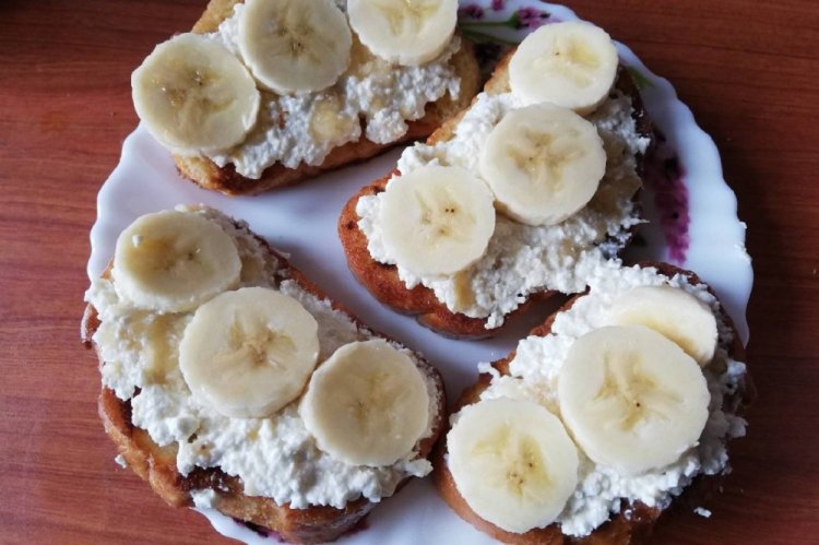 Бутерброды со сливочным сыром и бананом