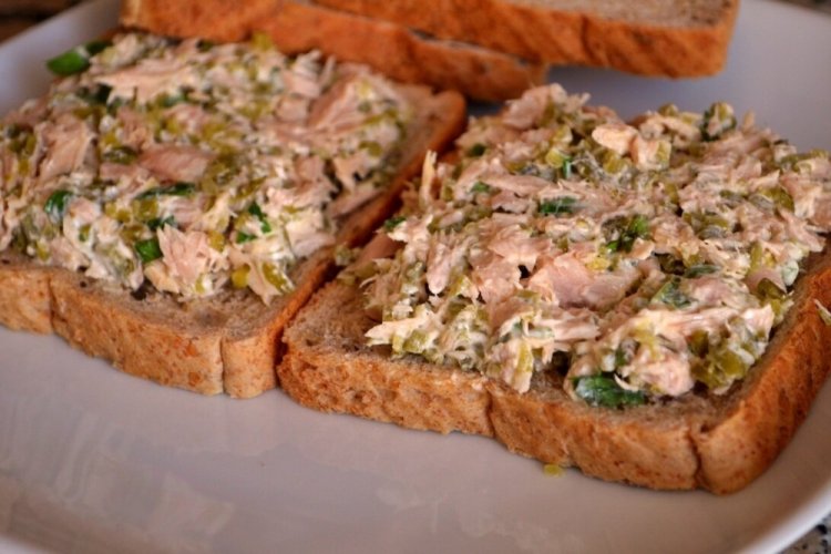 Бутерброды с тунцом на завтрак