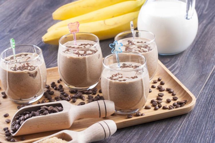 Кофейно-молочный коктейль с бананом
