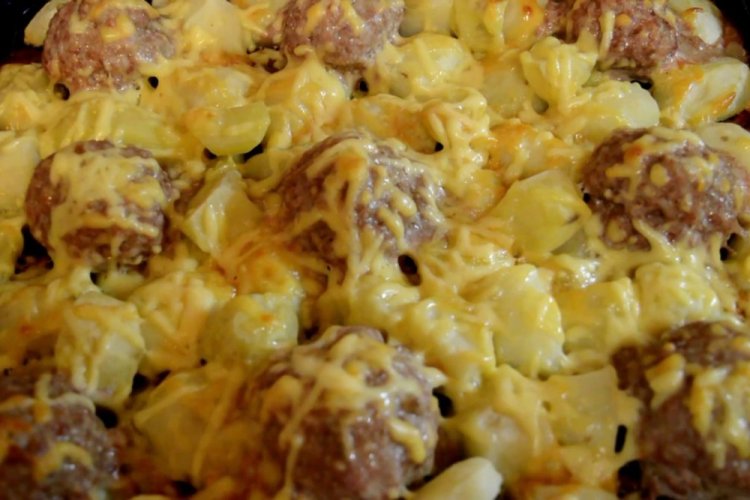 Ежики из фарша с картошкой в духовке