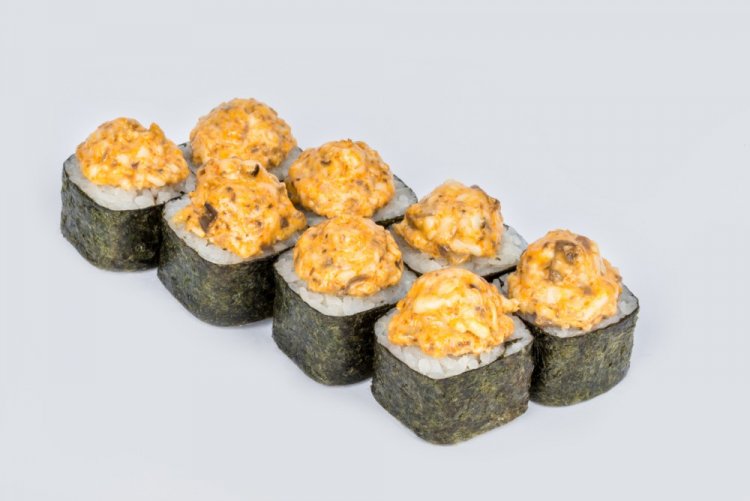 Запеченные роллы с тунцом, помидорами и огурцами