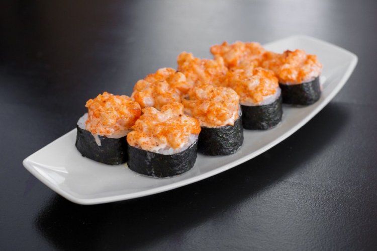 Запеченные роллы с крабовым мясом