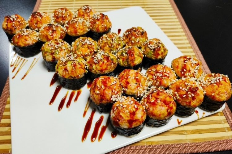 Запеченные роллы с курицей