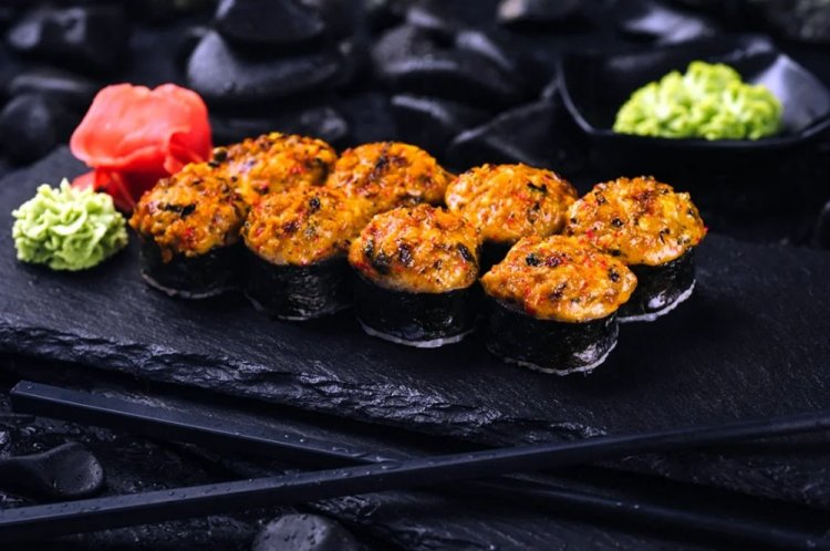 Запеченные роллы с крабовыми палочками