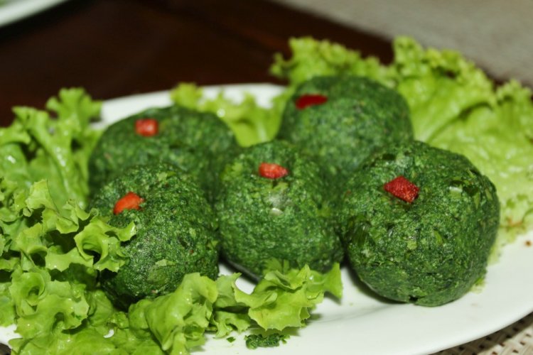 Пхали из брокколи, шпината и щавеля