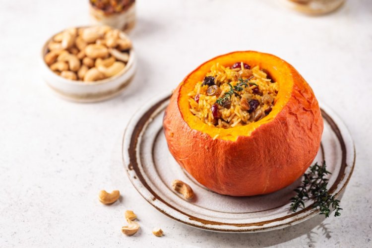 Фаршированная тыква с рисом и сухофруктами