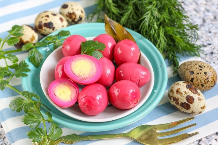 Маринованные перепелиные яйца