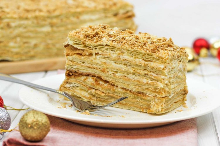 Торт из слоеного теста на Новый год 2024