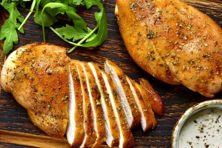 Запеченная куриная грудка на Новый год 2024