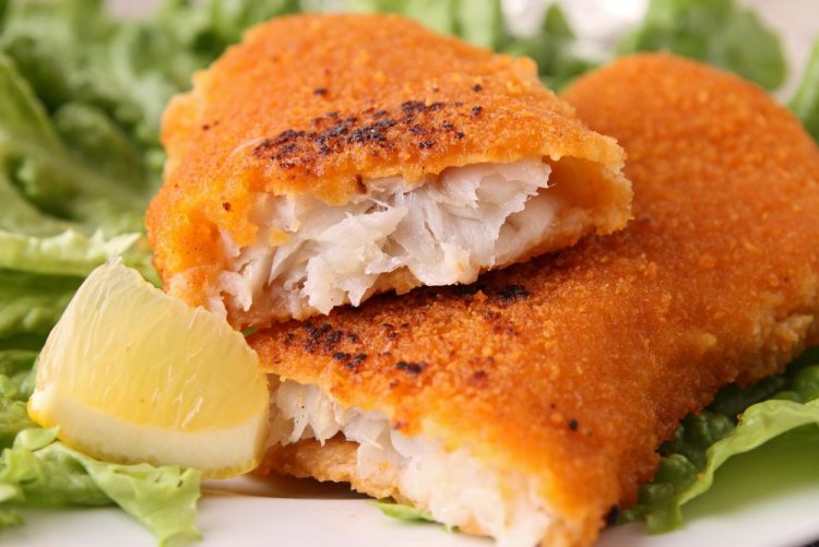 Рыба в панировке на сковороде