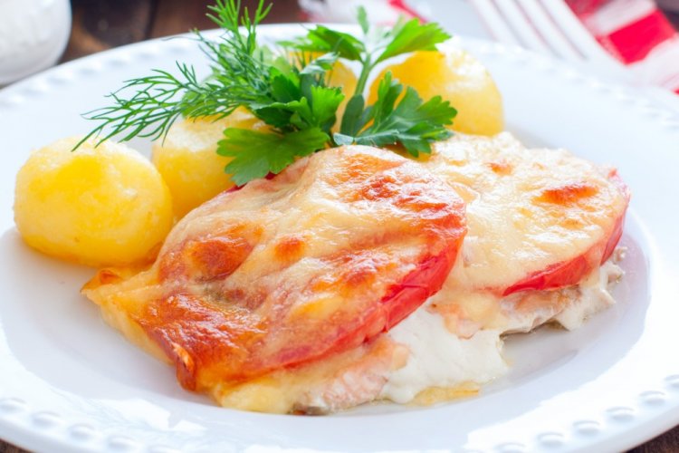 Треска с помидорами и сыром на Новый год 2024