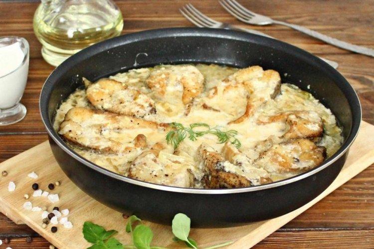 Скумбрия в сливочном соусе