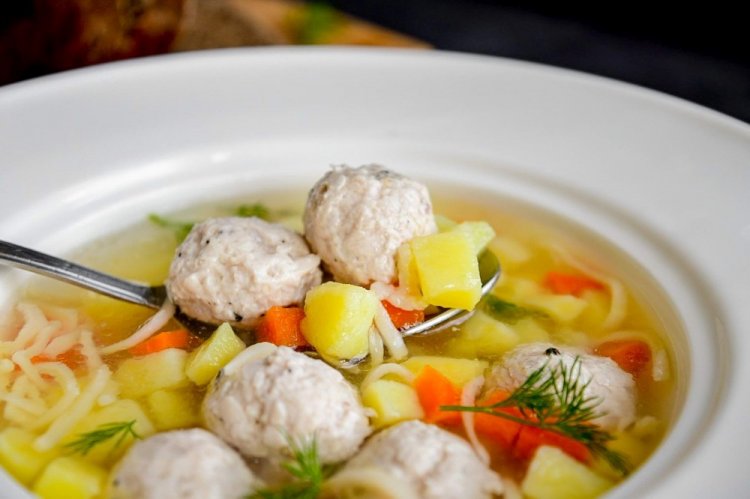 Фрикадельки из индейки для супа