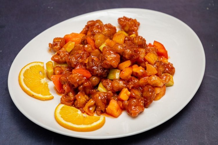 Свинина в кисло-сладком соусе на сковороде