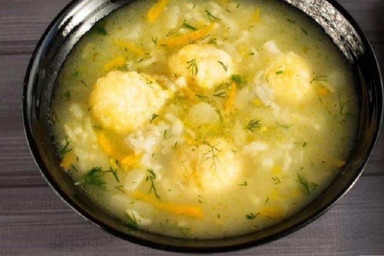 Суп с клецками и рисом