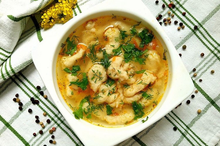 Суп с клецками и фасолью