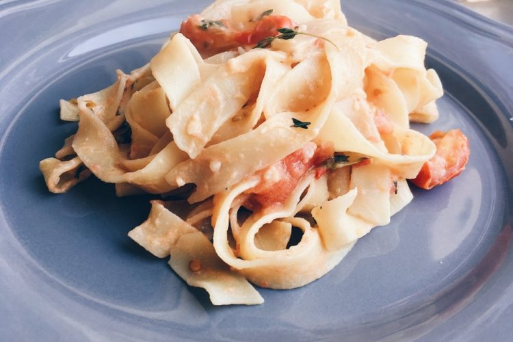 Паста с помидорами в сливочном соусе