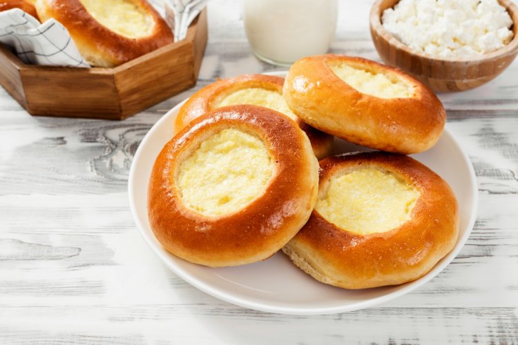 15 быстрых и вкусных рецептов ватрушек