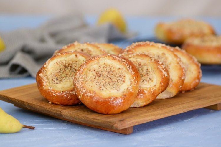 Ватрушки с грушей