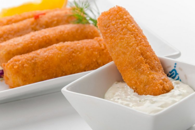 Фаршированные крабовые палочки в панировке